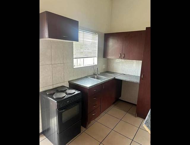 2 BEDROOM PROPERTY TO RENT IN BRENTWOOD PARK